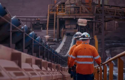 Como integrar o detector de metais à sua linha de produção sem parar a fábrica